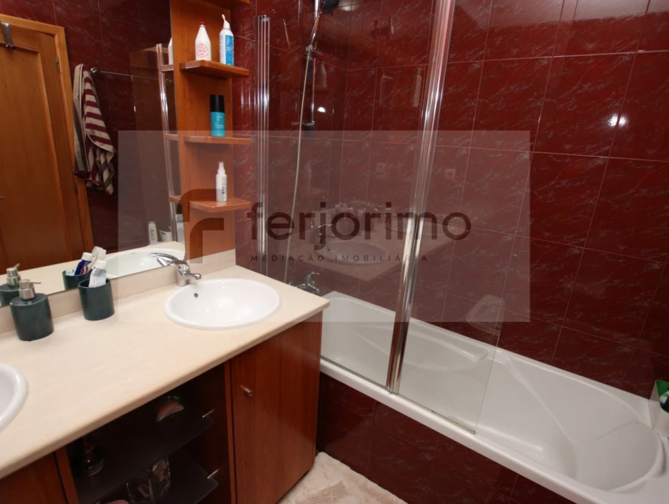 Moradia T4 para Venda em Aldão Foto 41