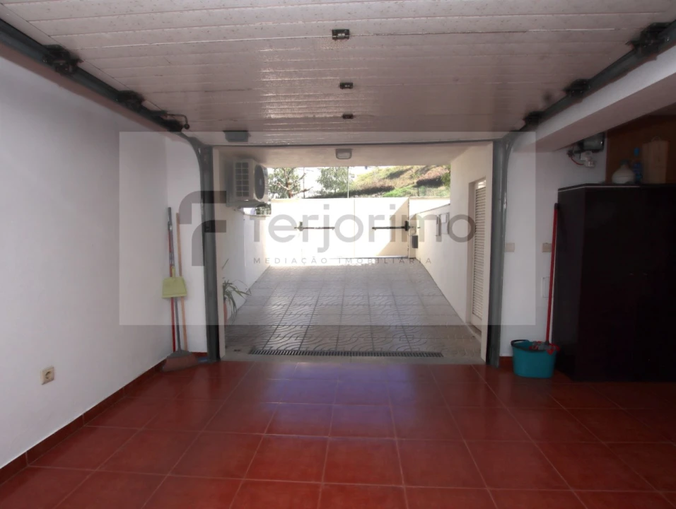 Moradia T4 para Venda em Aldão Foto 42