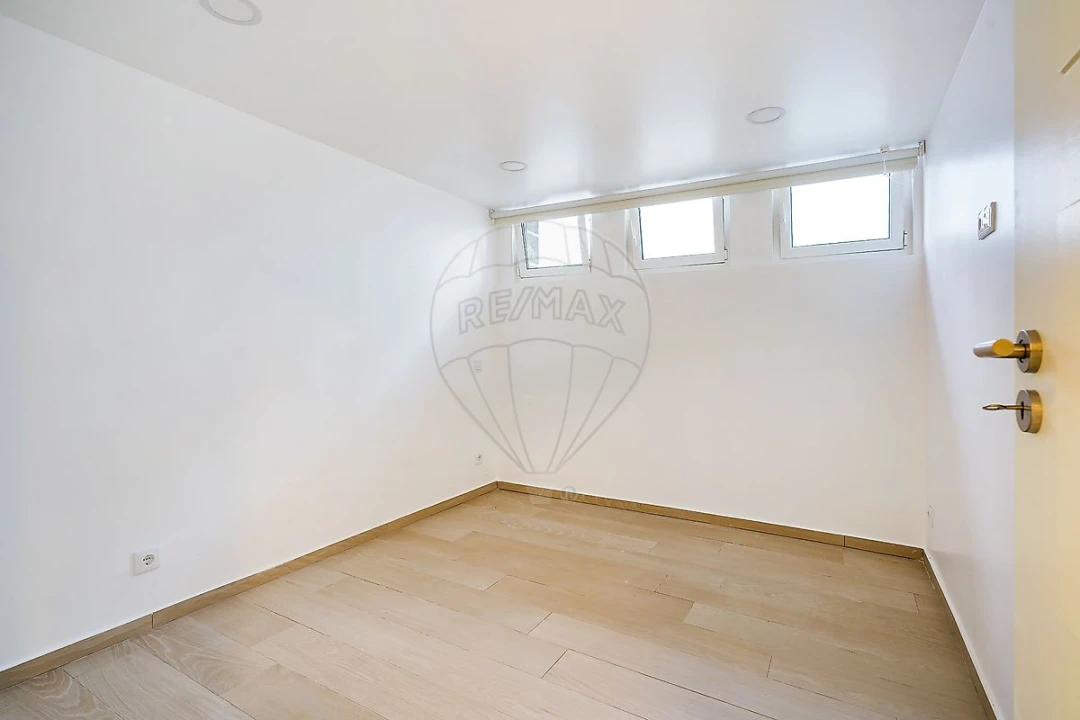 Moradia T4 para Venda em Alcobaça e Vestiaria Foto 5
