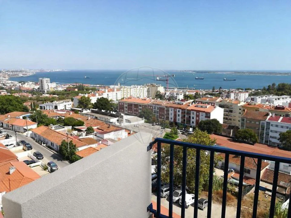 Apartamento T3 para Venda em União das Freguesias de Setúbal Foto 1