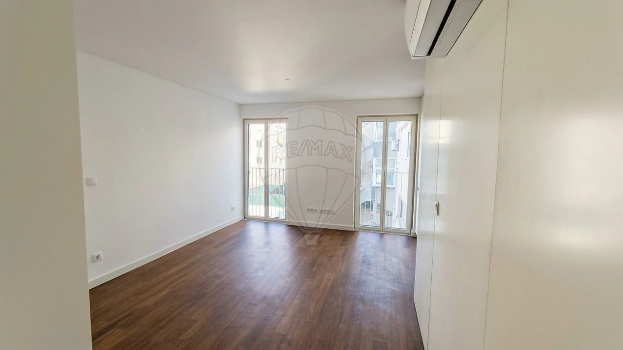 Apartamento T1 para Venda em Arroios Foto 3
