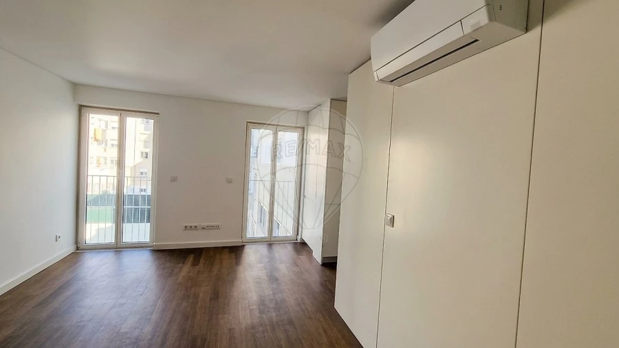 Apartamento T1 para Venda em Arroios Foto 2