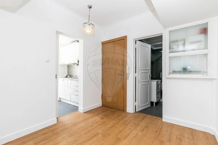 Apartamento T1 para Arrendamento em Encosta do Sol Foto 5