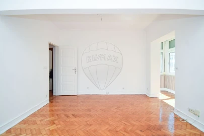 Apartamento T3 para Venda em São Domingos de Benfica