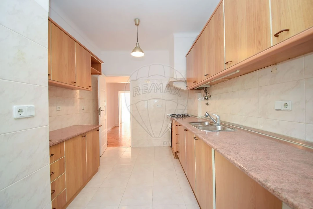 Apartamento T3 para Venda em São Domingos de Benfica Foto 21