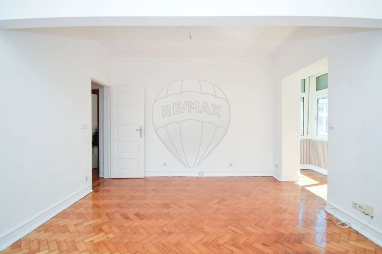 Apartamento T3 para Venda em São Domingos de Benfica Foto 4