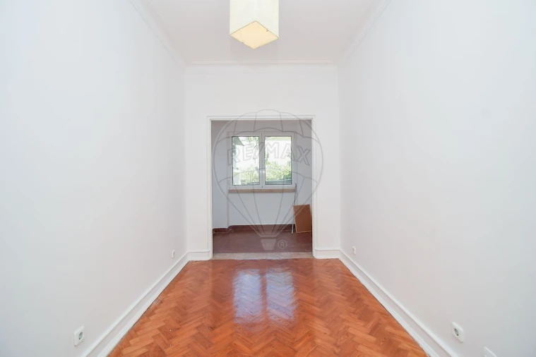 Apartamento T3 para Venda em São Domingos de Benfica Foto 9