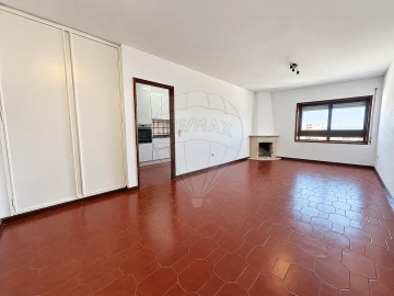 Apartamento T1 para Arrendamento em Mafamude e Vilar do Paraíso