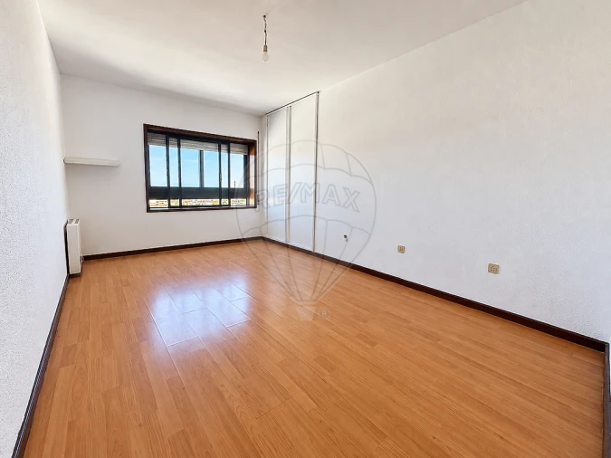 Apartamento T1 para Arrendamento em Mafamude e Vilar do Paraíso Foto 3
