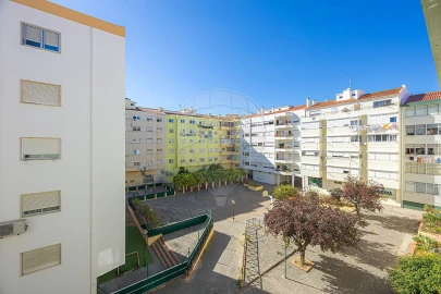 Apartamento T4 para Venda em Santa Maria, São Pedro e Matacães