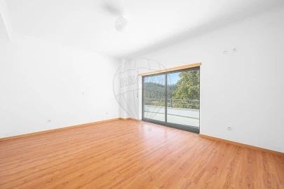 Moradia T6 para Venda em Santa Maria, São Pedro e Matacães