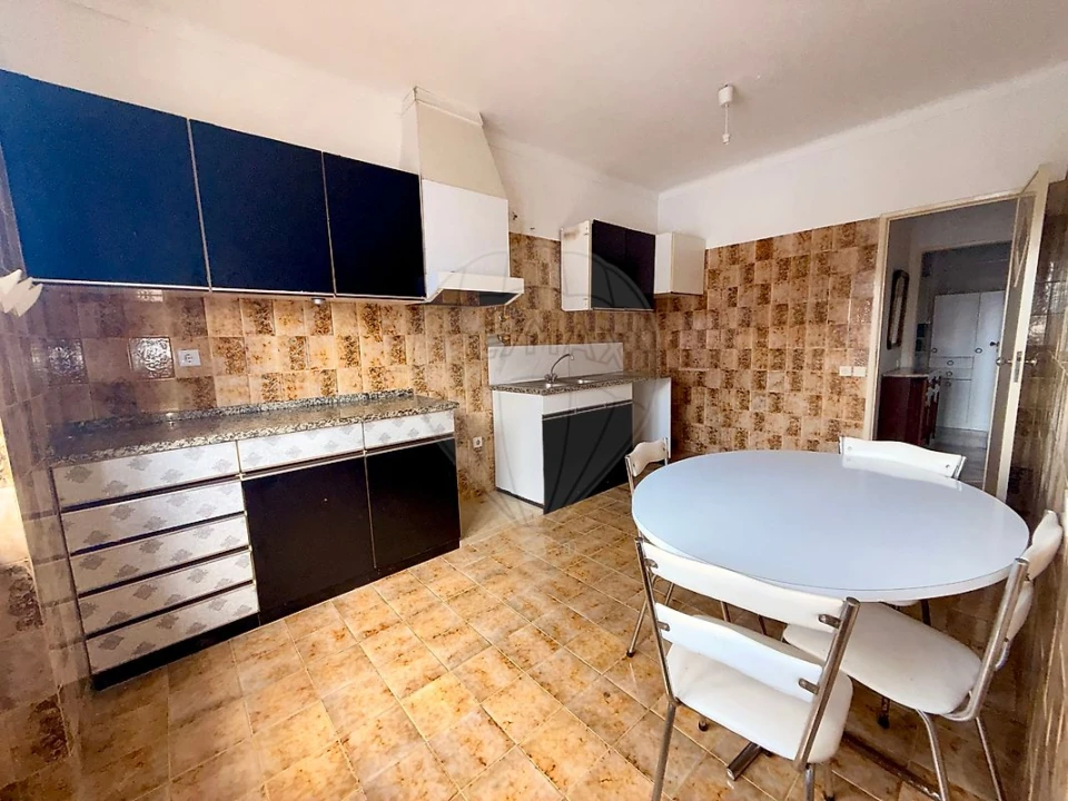 Apartamento T3 para Venda em Sobral de Monte Agraço Foto 2
