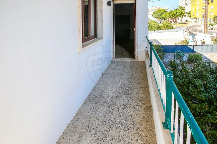 Apartamento T3 para Venda em Sobral de Monte Agraço Foto 7