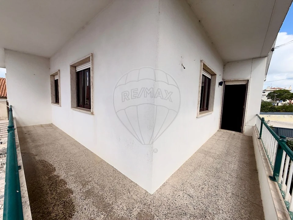 Apartamento T3 para Venda em Sobral de Monte Agraço Foto 6