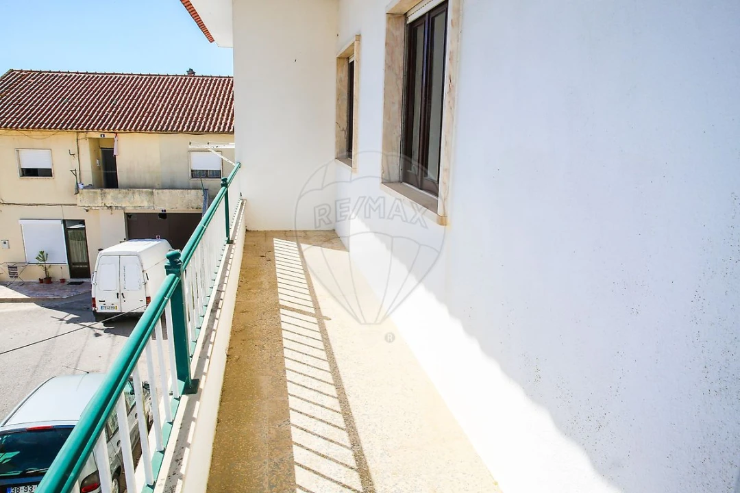 Apartamento T3 para Venda em Sobral de Monte Agraço Foto 6