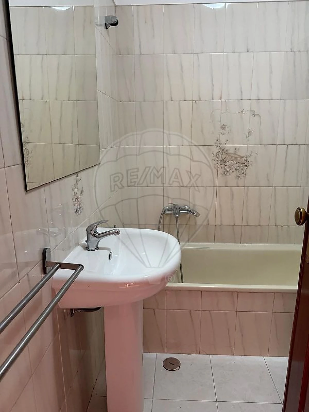 Apartamento T1 para Venda em Odivelas Foto 1