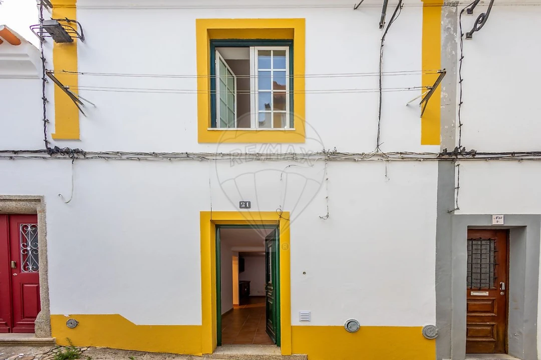 Moradia T2 para Venda em Évora (São Mamede, Sé, São Pedro e Santo Antão) Foto 1