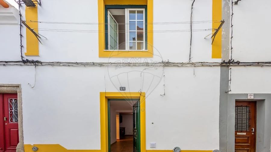 Moradia T2 para Venda em Évora (São Mamede, Sé, São Pedro e Santo Antão)