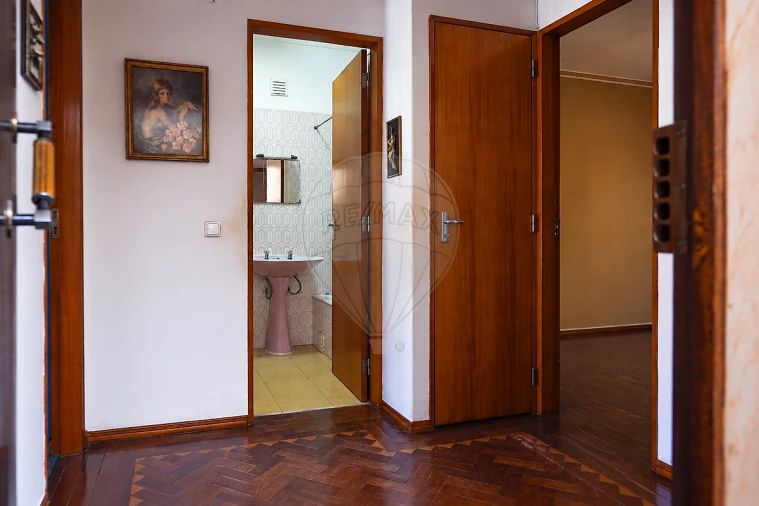 Apartamento T2 para Venda em Venteira Foto 9
