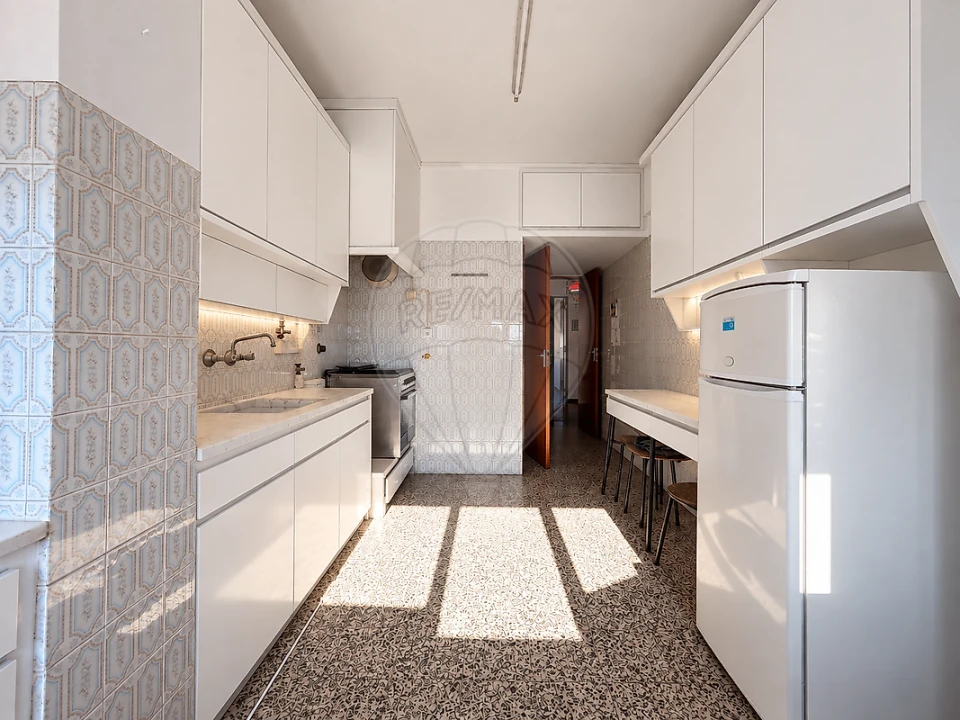Apartamento T2 para Venda em Venteira Foto 3