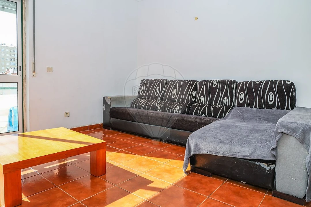 Apartamento T2 para Venda em Carregado e Cadafais Foto 2