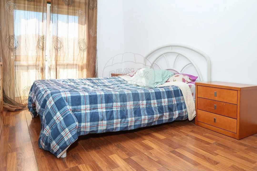 Apartamento T2 para Venda em Carregado e Cadafais Foto 4