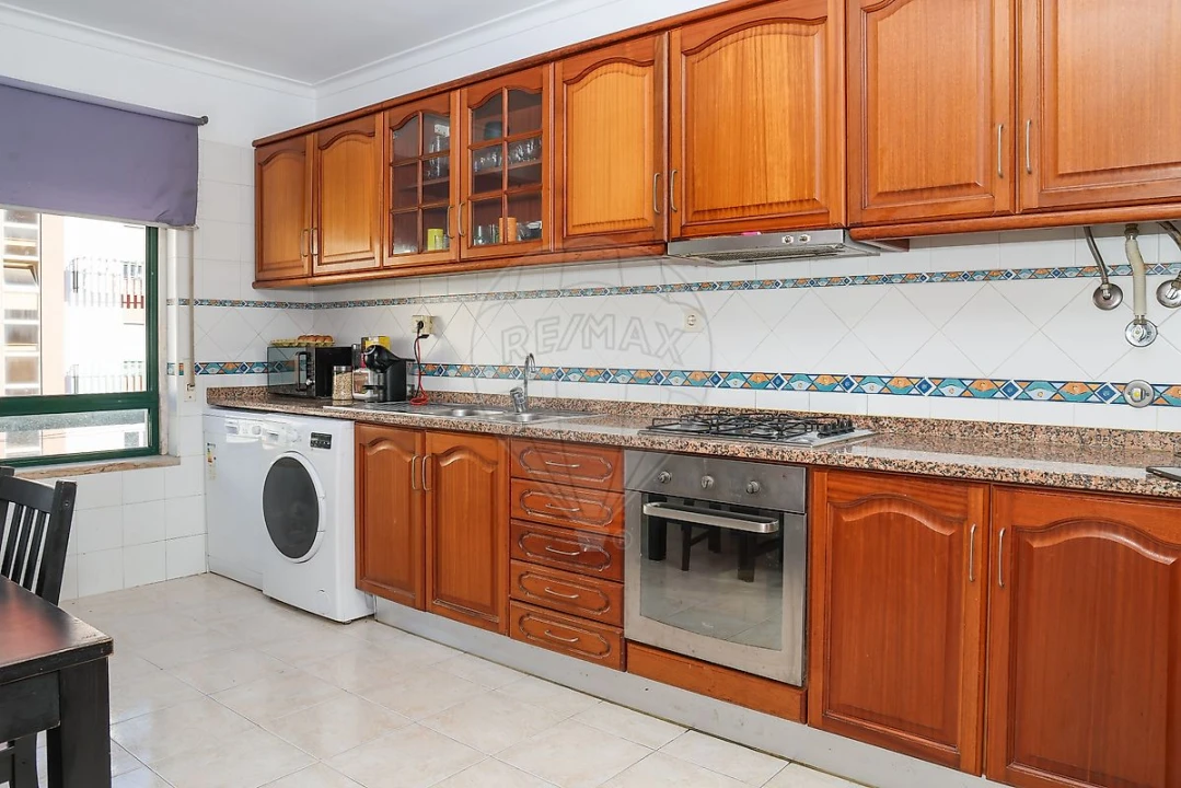 Apartamento T2 para Venda em Carregado e Cadafais Foto 29