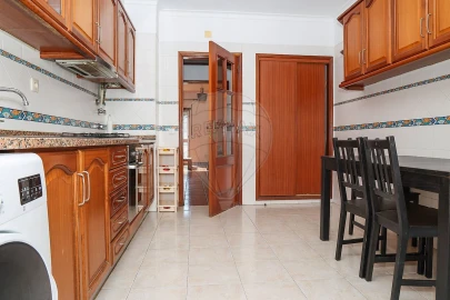Apartamento T2 para Venda em Carregado e Cadafais
