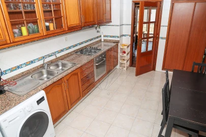Apartamento T2 para Venda em Carregado e Cadafais