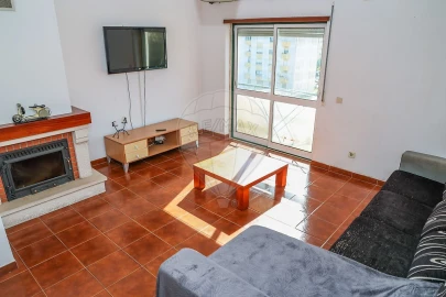 Apartamento T2 para Venda em Carregado e Cadafais