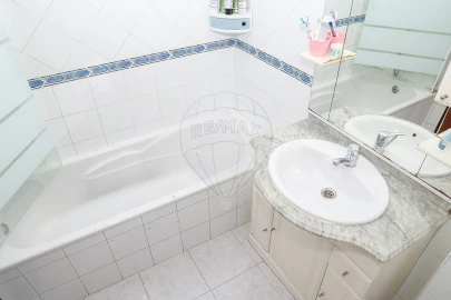 Apartamento T2 para Venda em Carregado e Cadafais