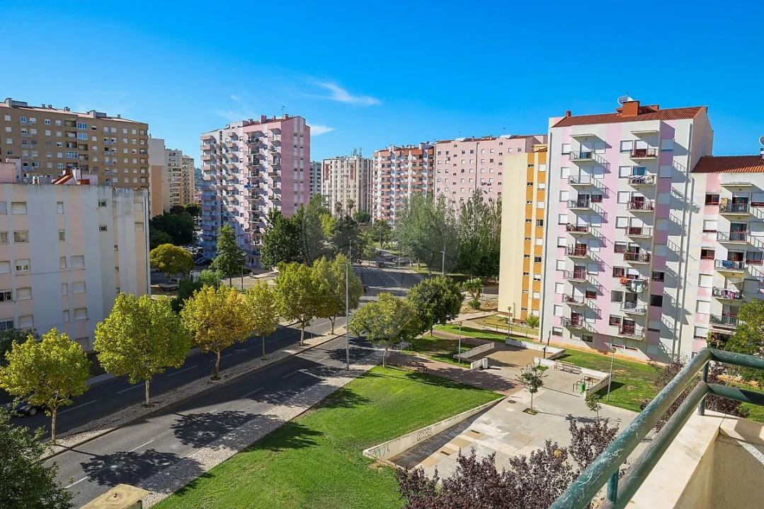 Apartamento T2 para Venda em Carregado e Cadafais Foto 12