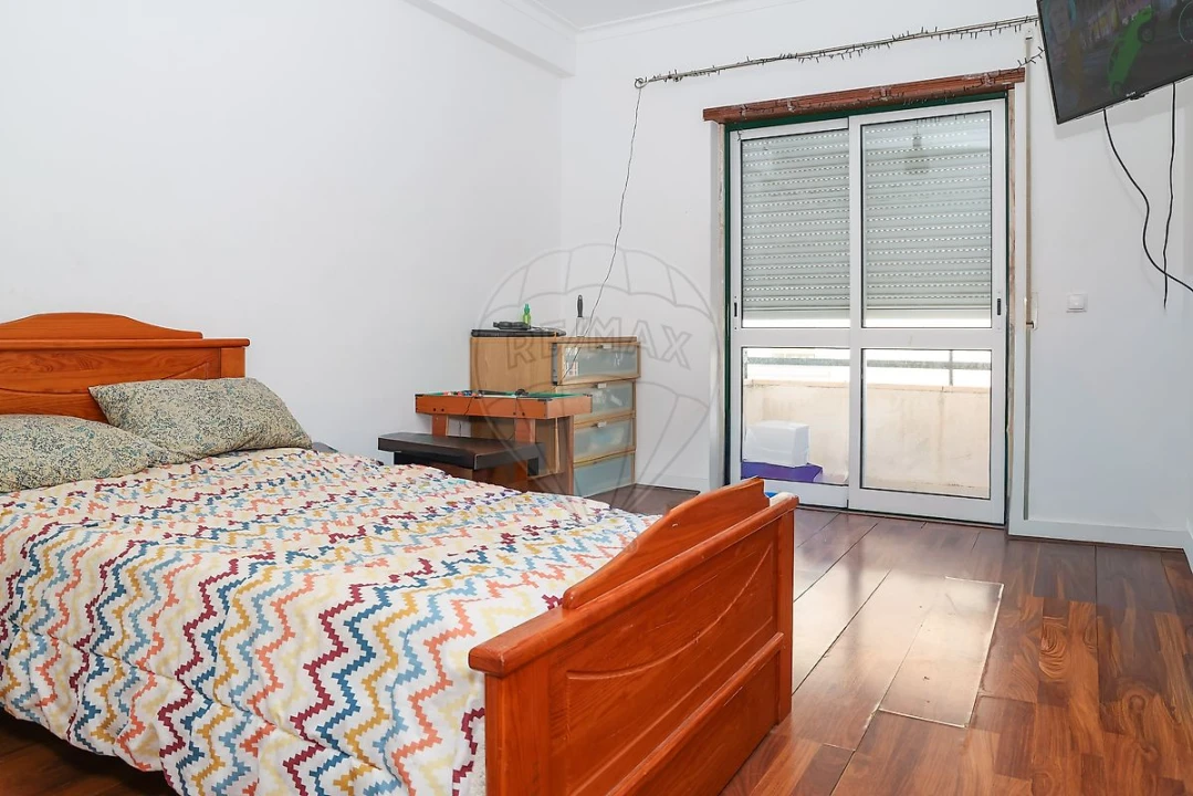 Apartamento T2 para Venda em Carregado e Cadafais Foto 22
