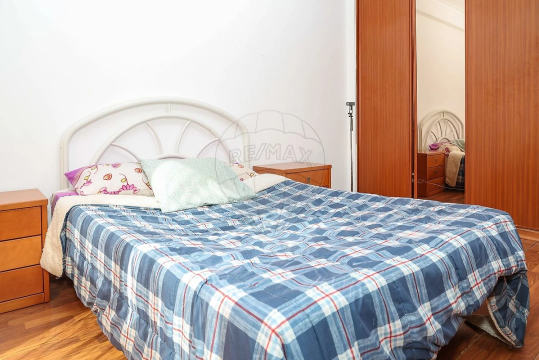 Apartamento T2 para Venda em Carregado e Cadafais Foto 16