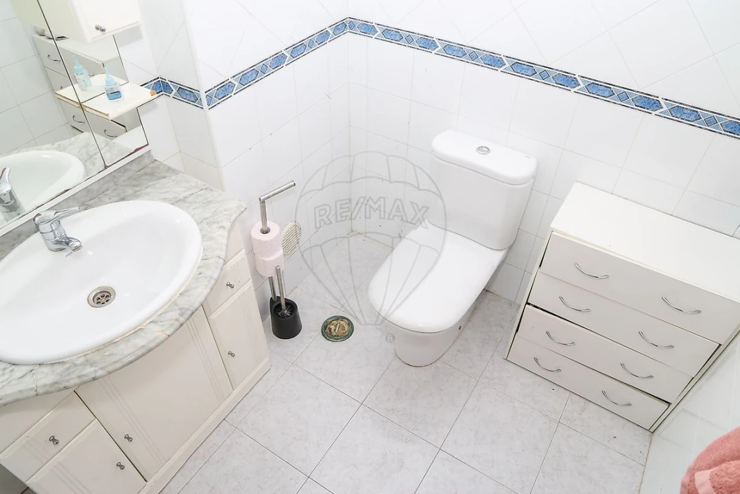 Apartamento T2 para Venda em Carregado e Cadafais Foto 19