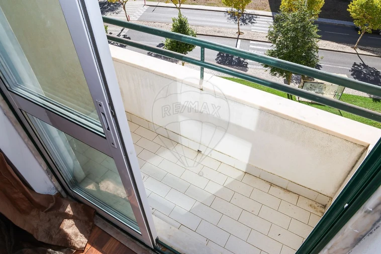 Apartamento T2 para Venda em Carregado e Cadafais Foto 17