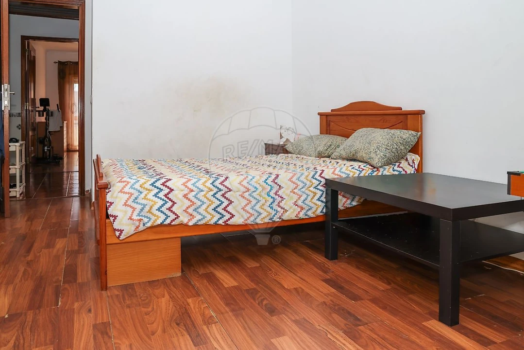 Apartamento T2 para Venda em Carregado e Cadafais Foto 23