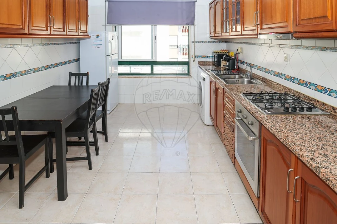 Apartamento T2 para Venda em Carregado e Cadafais Foto 25