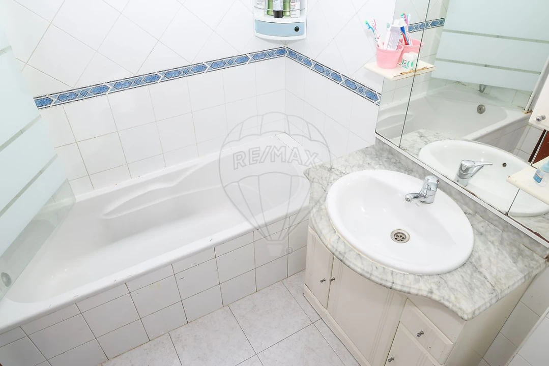 Apartamento T2 para Venda em Carregado e Cadafais Foto 20