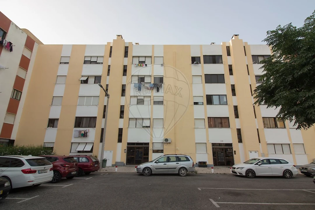 Apartamento T2 para Arrendamento em Carregado e Cadafais Foto 1