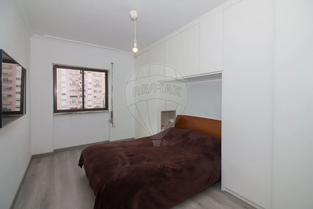 Apartamento T2 para Arrendamento em Carregado e Cadafais Foto 7