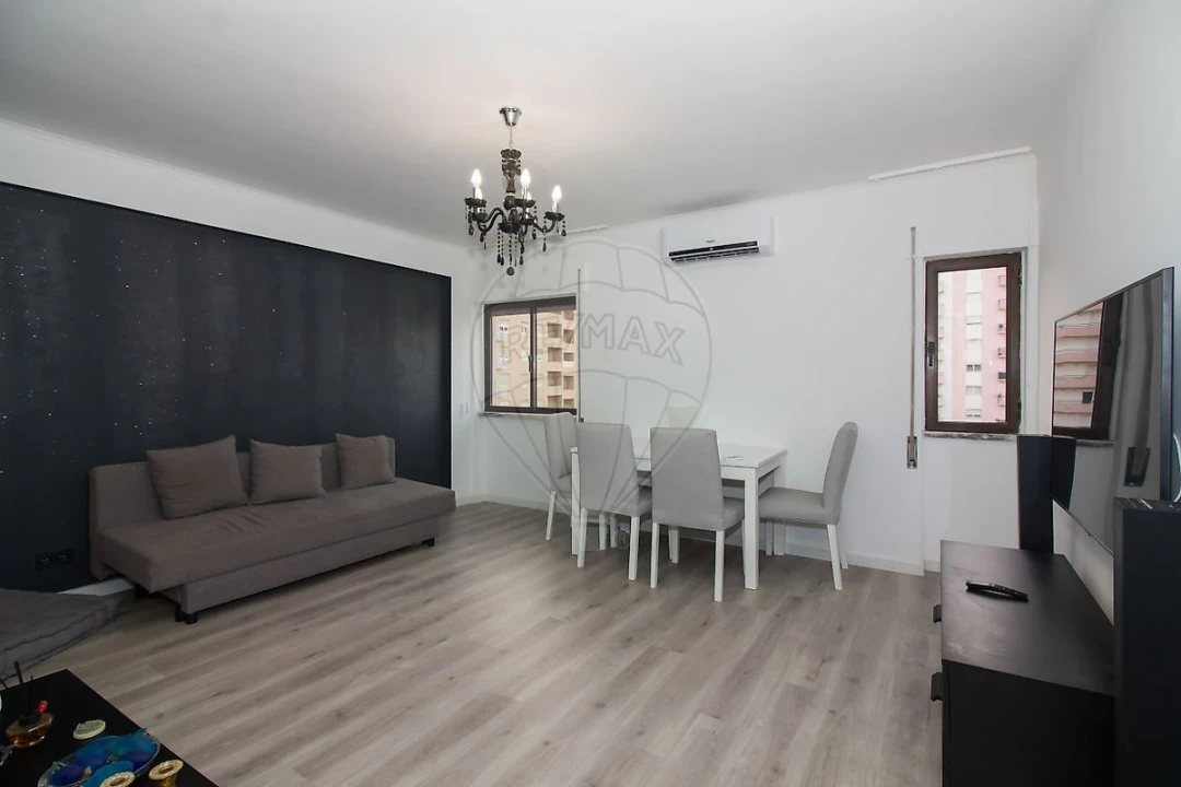 Apartamento T2 para Arrendamento em Carregado e Cadafais Foto 10