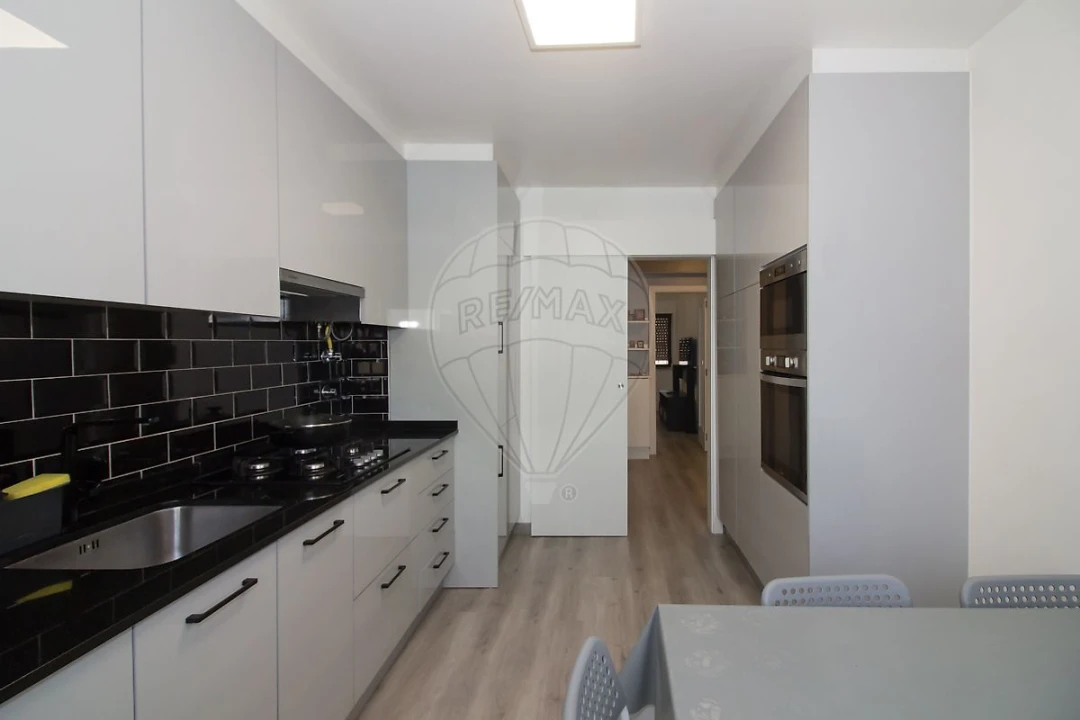 Apartamento T2 para Arrendamento em Carregado e Cadafais Foto 4