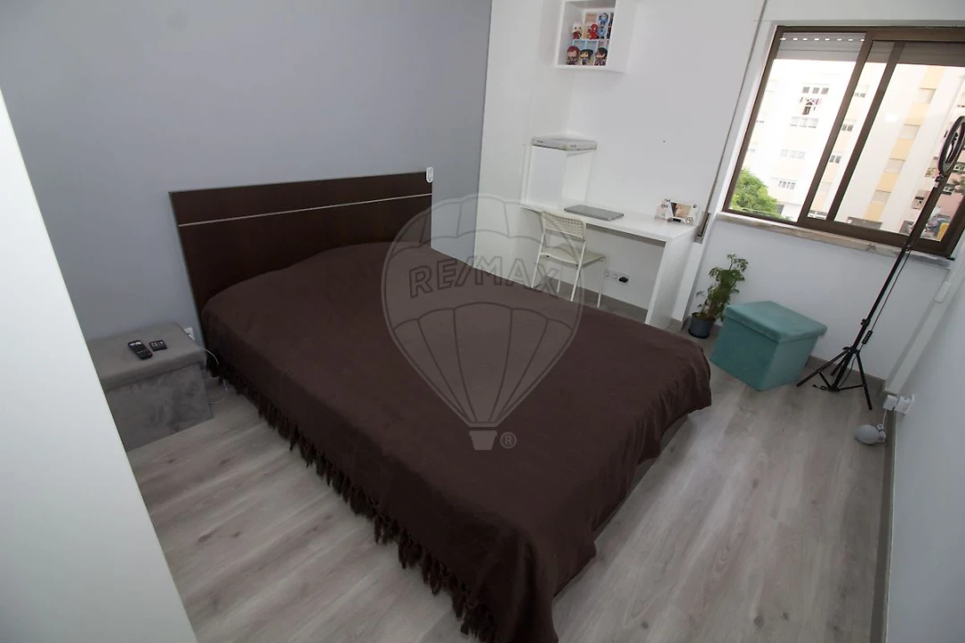 Apartamento T2 para Arrendamento em Carregado e Cadafais Foto 5