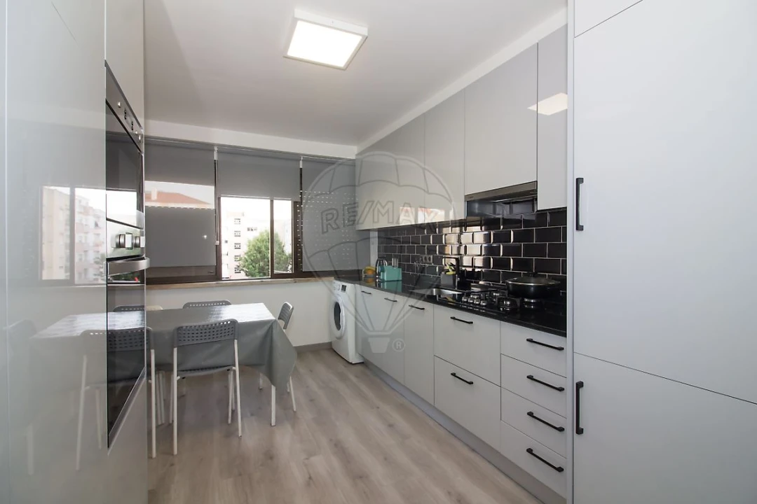 Apartamento T2 para Arrendamento em Carregado e Cadafais Foto 2