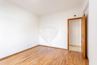 Apartamento T3 para Arrendamento em Cacém e São Marcos