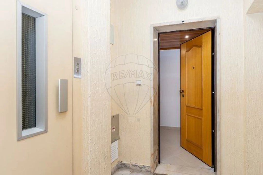 Apartamento T3 para Arrendamento em Cacém e São Marcos Foto 3