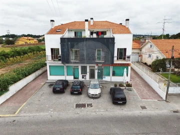 Negócio para Arrendamento em Oliveirinha