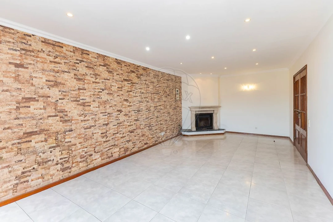 Apartamento T3 para Arrendamento em Rio Tinto Foto 9