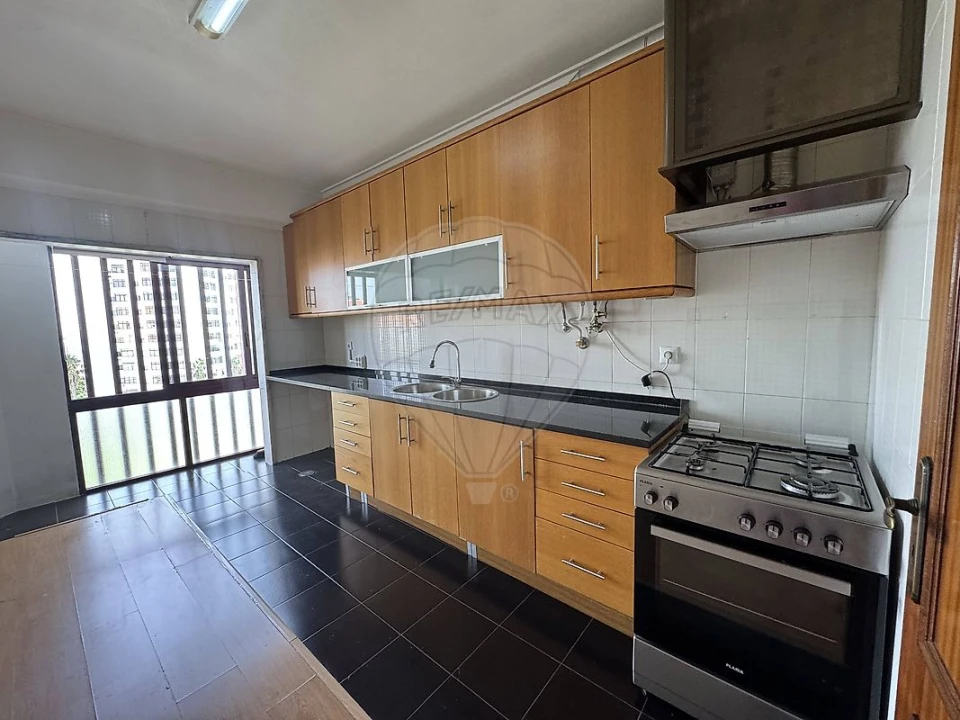 Apartamento T3 para Venda em Odivelas Foto 5